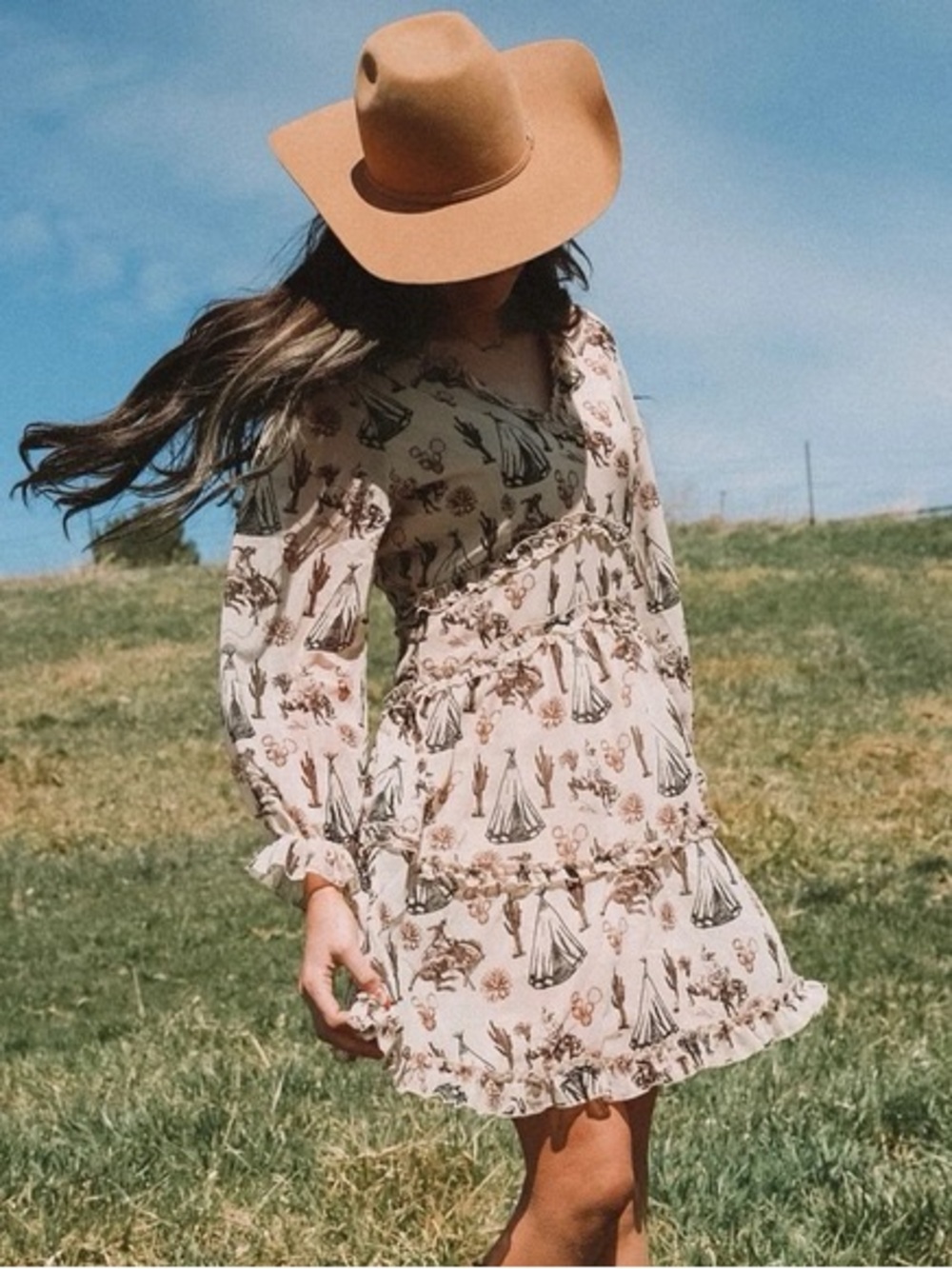 Crazy Train Cream‎ Prairie Floral Long Sleeve Tiered Dress